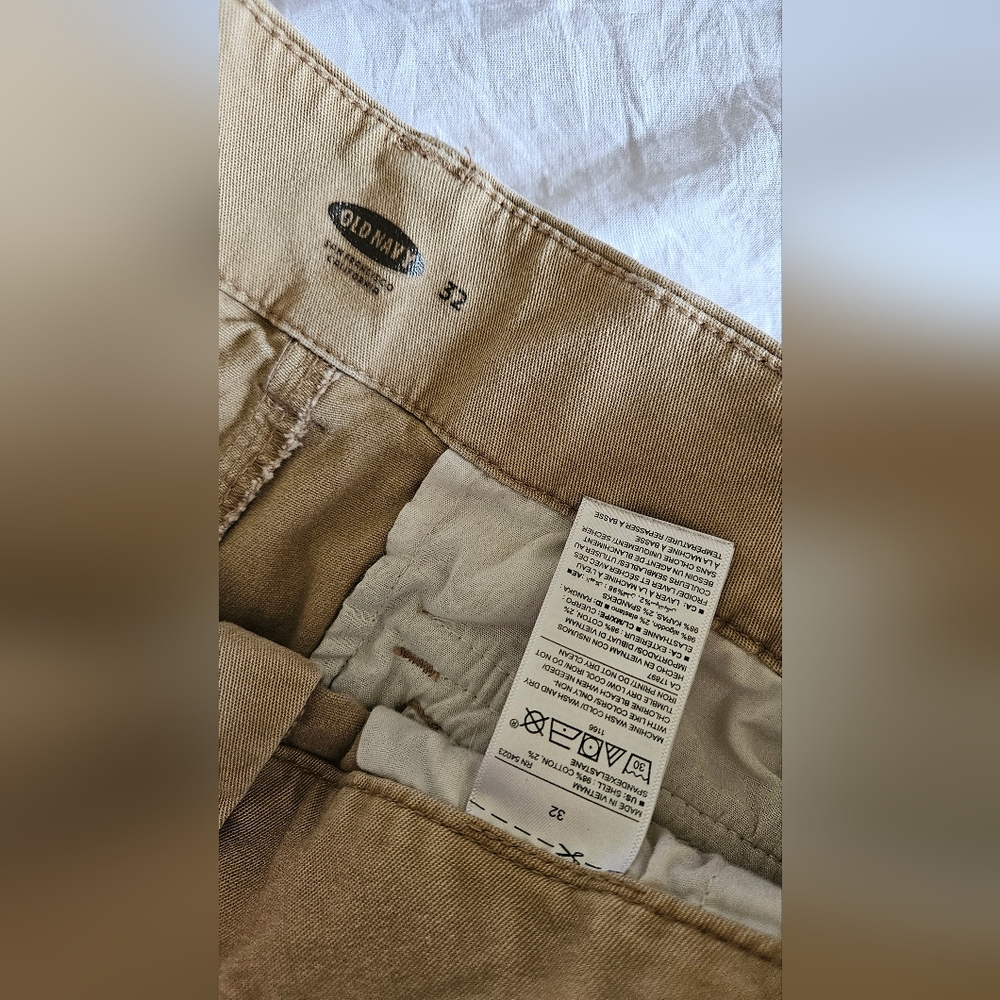 🟡 OLD NAVY Mens Cargo Shorts 32 - Picture 2 of 3